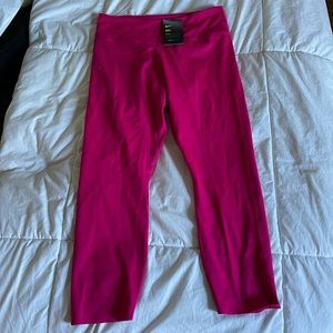 woman’s nike workout leggings